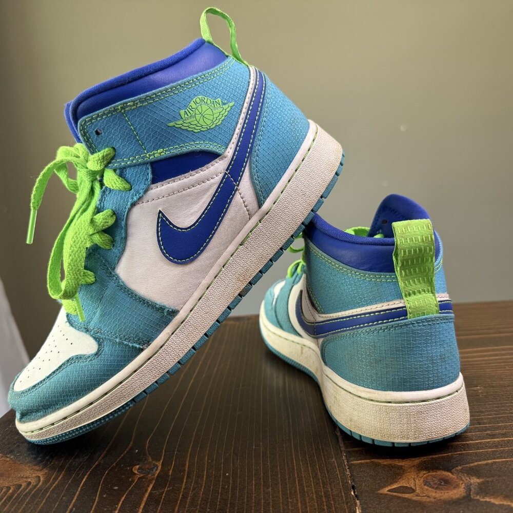 Nike Air Jordan 1 Mid SE Sprite Blue GS DA8010-400 Size 6.5Y